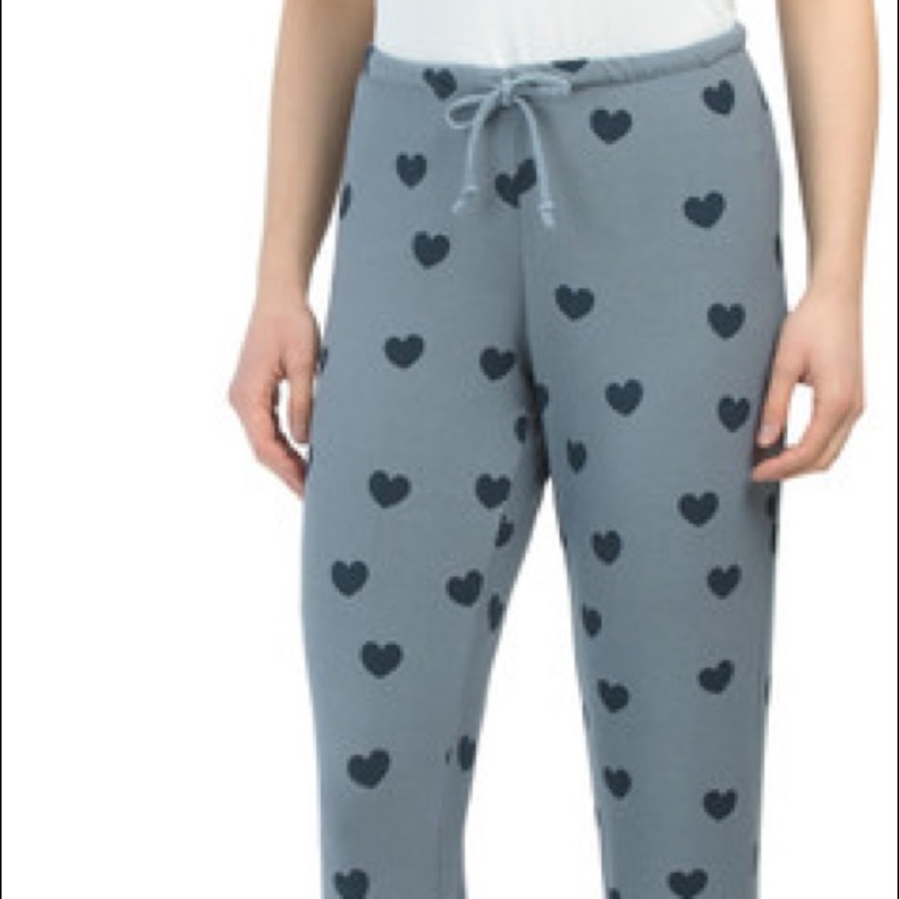 CHASER
Hearts Haze Cozy Sweatpants